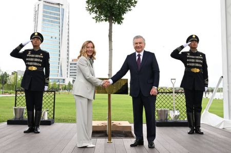 President of Uzbekistan and Italy’s Prime Minister plant a tree