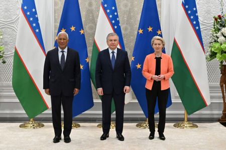 O‘zbekiston va YI yetakchilari iqtisodiy hamkorlikni tubdan kengaytirish muhimligini qayd etdilar